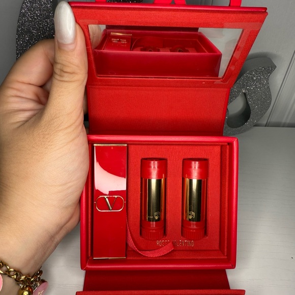 Brand New Rosso Valentino Luxurious lipstick set with 2 Refills - Picture 1 of 4